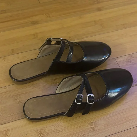 Chic Black Double-Strap Women's Mules - Picture 2 of 3